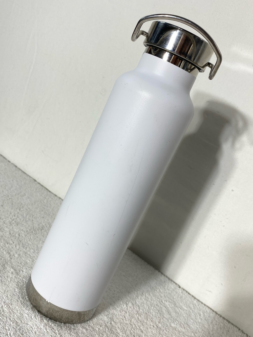 University of Alberta White Stainless Steel Water Bottle Hydroflask - Picture 6 of 14